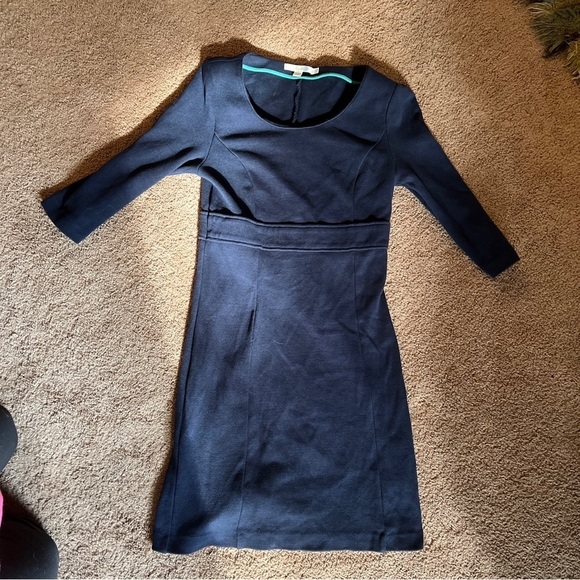 Boden Dresses & Skirts - Boden navy knee length dress size 6R